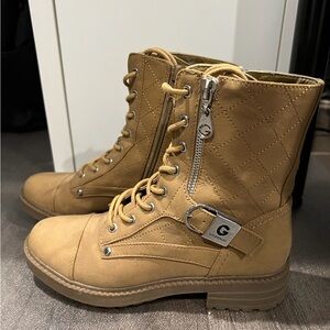 NEW Guess boots, Size 6